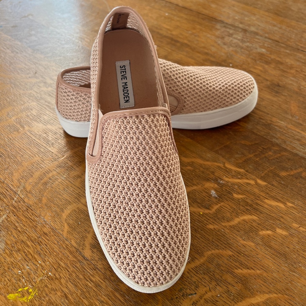Steve Madden slip ons